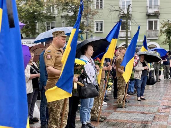 У Рівному попрощалися із загиблим Героєм Анатолієм Мулярчуком - INFBusiness