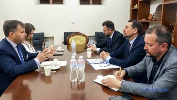 Точицький обговорив з генсекретарем Спільноти демократій протидію дезінформації і підтримку України - INFBusiness