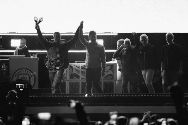Гурт Oasis зіграв свій перший за 16 років концерт після возз’єднання - INFBusiness