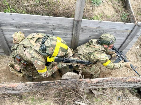 Зі слідчого - в кулеметники: боєць із Рівненщини боронить Донеччину разом із батьком - INFBusiness