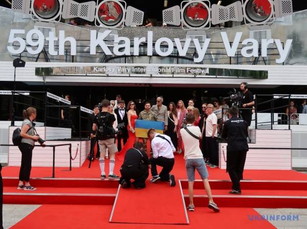 На кінофестивалі в Карлових Варах відбулася світова прем'єра фільму про екоцид РФ - INFBusiness