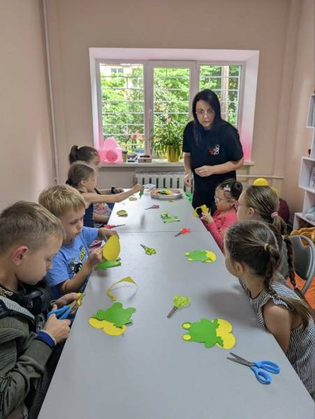 У Рівненській обласній дитячій бібліотеці відбулася психологічна рефлексія проєкту «Ми – є!» - INFBusiness