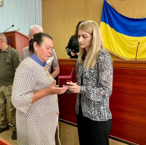 Рідним шістьох воїнів із Рівненщини вручили їхні посмертні відзнаки - INFBusiness