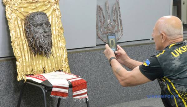 В Україні з уламків мін і снарядів створили ікону «Спас Нерукотворний» - INFBusiness