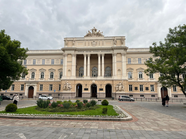 Вступ 2025 - яка спеціальність в Україні є найпопулярнішою - INFBusiness