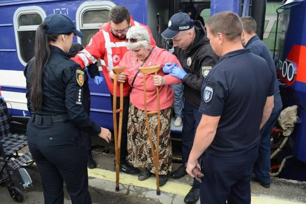 П’ятий евакуаційний поїзд із прифронтових територій прибув на Рівненщину - INFBusiness