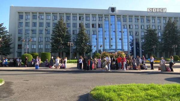 Подорож до Болгарії: 50 дітей Героїв з Рівненщини вирушили на відпочинок (ВІДЕО) - INFBusiness