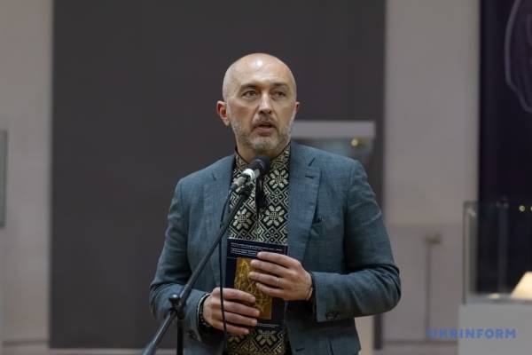 У Києві відкрилася виставка «Скарби України. Символи державності» - INFBusiness