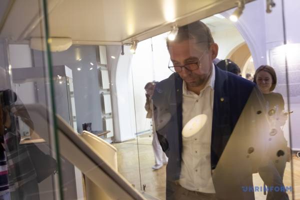 У Києві відкрилася виставка «Скарби України. Символи державності» - INFBusiness