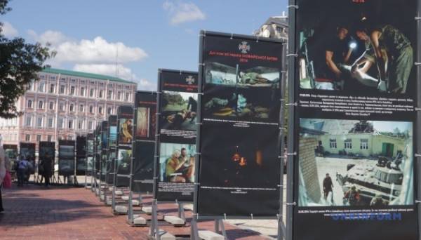 У Києві відкрилася фотовиставка «Дні пам’яті героїв Іловайської битви 2014» - INFBusiness