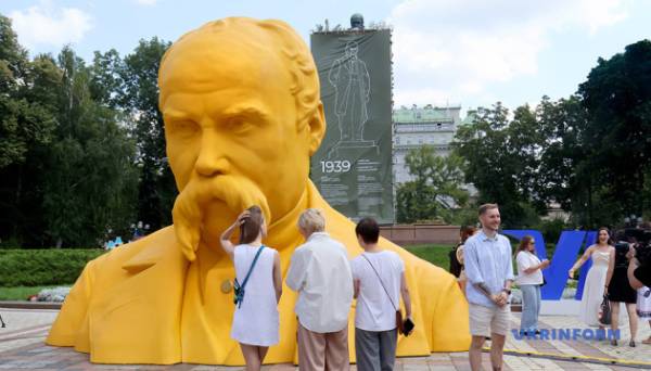 В Києві відкрилася інсталяція «Світ очима Шевченка» - INFBusiness