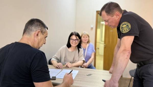 Митники передали до Львівського музею вилучені археологічні знахідки ХІ-ХІІІ століть - INFBusiness