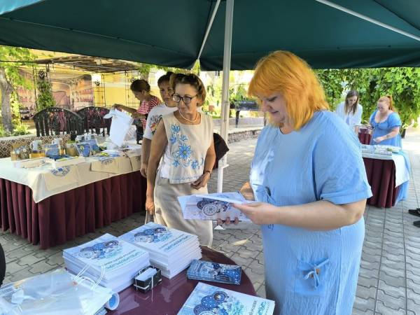 У Миколаєві проходить фестиваль-ярмарок крафтової продукції з таврійським розписом - INFBusiness