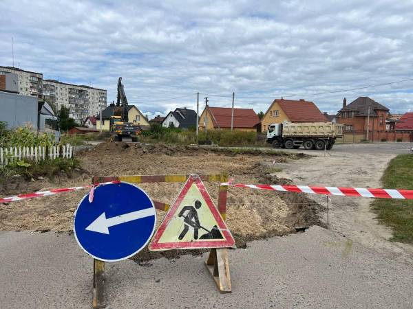 Нова розв’язка, тротуар і озеленення: У Костополі оновлюють вулицю Стуса - INFBusiness