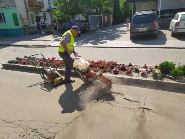 На одній із вулиць Здолбунова полатали дорогу - INFBusiness