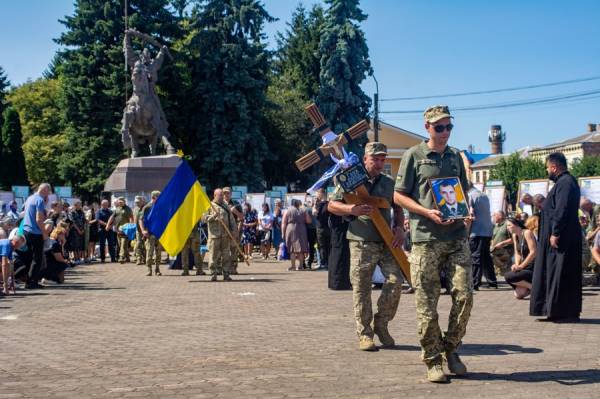 Дубенська громада попрощалася з Героєм Павлом Глухом, який загинув на Харківщині - INFBusiness