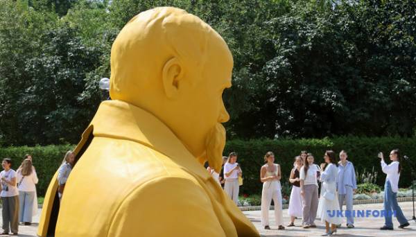 В Києві відкрилася інсталяція «Світ очима Шевченка» - INFBusiness