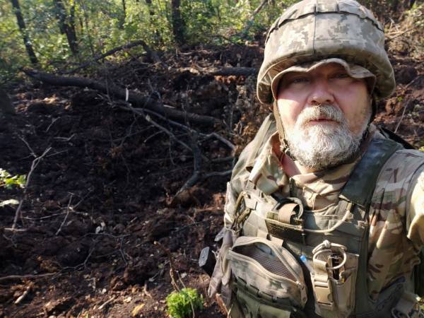 «Урок — не лише навчання, а й терапія»: учитель-воїн, що викладає мистецтво - INFBusiness