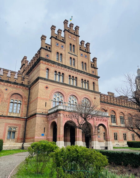 Навчальний рік 2025 – 2026 для студентів – коли стартує та будуть канікули у ЧНУ