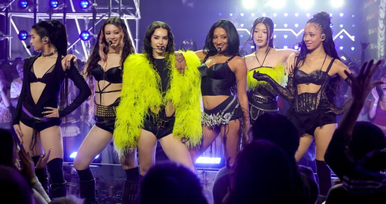 Дивіться виступ Катсі з піснями «Gnarly» та «Gabriela» на MTV VMAs 2025 - INFBusiness