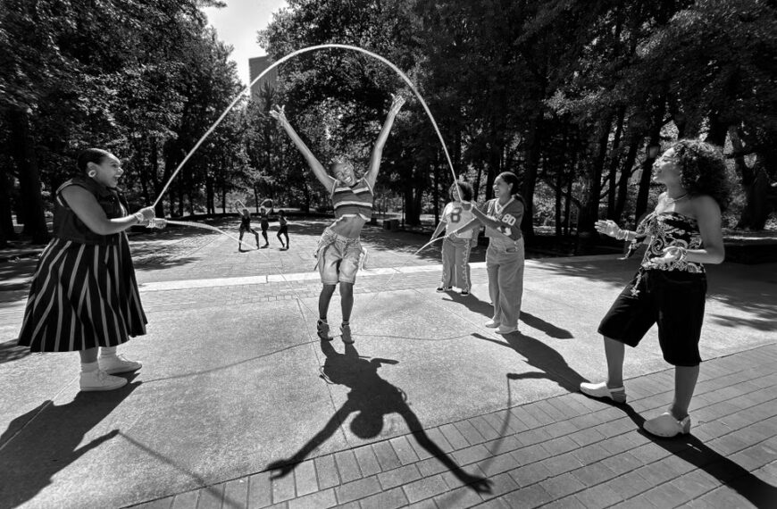 Мікалін Томас про пошук радості у повсякденному житті