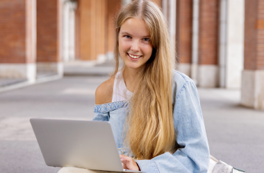 Ідентифікація себе як україномовних серед школярів, педагогів та батьків показує позитивну тенденцію, якщо порівнювати з попередніми роками. В Держякості освіти зазначили про посилення української мови в школах. - INFBusiness