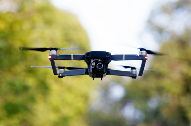 –11 клас» гриф «Рекомендовано для застосування в освітньому процесі». Освітні матеріали були підготовлені фахівцями онлайн-школи Unicorn School за сприяння Сил оборони України, військових професіоналів, працівників ДСНС, медичних працівників і волонтерів для забезпечення шкіл, батьків і учнів актуальними навчальними матеріалами в рамках шкільної дисципліни «Захист України». Свіжі освітні ресурси з дисципліни "Захист України" для 10-11 класів - INFBusiness