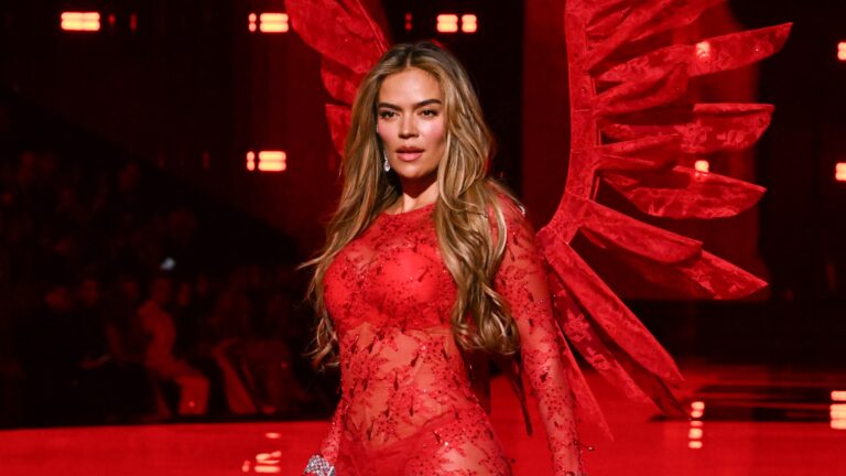 Дивіться електричний виступ Карол Джі на показі мод Victoria's Secret 2025 року - INFBusiness