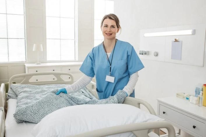 Сьогодні для українських медичних сестер відкрито можливість до працевлаштування в лікарнях Німеччини. Для цього потрібно володіти німецькою на рівні В2 та пройти профільний курс мови. Тож якщо ви бажаєте працювати в німецькій клініці, але не знаєте, з чого почати, то тут ви знайдете необхідні поради по вибору навчання. Ця стаття про те, як і де українські медсестри можуть підготуватися до роботи в німецьких клініках та отримати необхідний рівень знання мови у онлайн-школі іноземних мов Альфа Грант. Як і де медсестрам опанувати професійну німецьку - INFBusiness