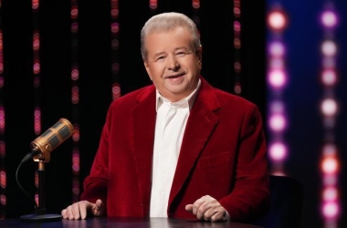 Михайло Поплавський, особа-бренд, котрий трансформував власну індивідуальність у технологію успіху, напередодні іменин в інтерв’ю з Григорієм Решетником на YouTube поділився спогадами про 30-річний ювілей свого піар-проєкту «Співаючий ректор» та планами на прийдешнє. Михайло Поплавський: "Молодий беркут" – це світогляд мого буття - INFBusiness