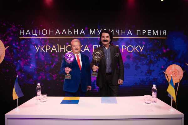 Михайло Поплавський, особа-бренд, котрий трансформував власну індивідуальність у технологію успіху, напередодні іменин в інтерв’ю з Григорієм Решетником на YouTube поділився спогадами про 30-річний ювілей свого піар-проєкту «Співаючий ректор» та планами на прийдешнє. Михайло Поплавський: "Молодий беркут" – це світогляд мого буття - INFBusiness