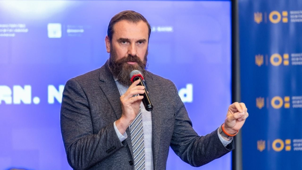 Основні тези Оплата праці освітян в Україні: чи зростуть доходи вчителів до 2026 року? - INFBusiness