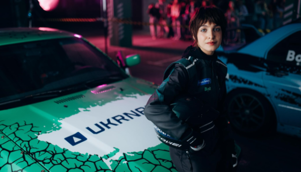 У квітні на екрани вийде перша українська стрічка про автогонки, «На драйві»