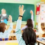 Оголошення Міносвіти щодо заборони російської мови в школах викликало бурхливе обговорення онлайн.