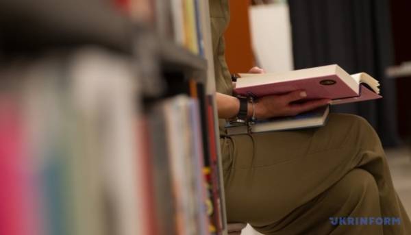 Книжкові блогери оголосили лонглісти нагород за кращі українські твори.