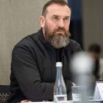 Лісовий заявив про скорочення доплат педагогам у місцевих спільнотах.