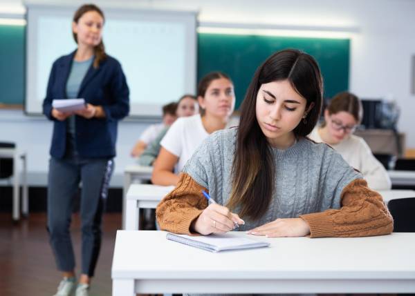 Росіяни не отримують платню та нарікають на трудові закони, – медіа