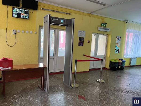 Металошукачі та відеоконтроль: у школах зміцнюють охорону