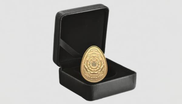 Канада презентувала золоту монету у вигляді української писанки.