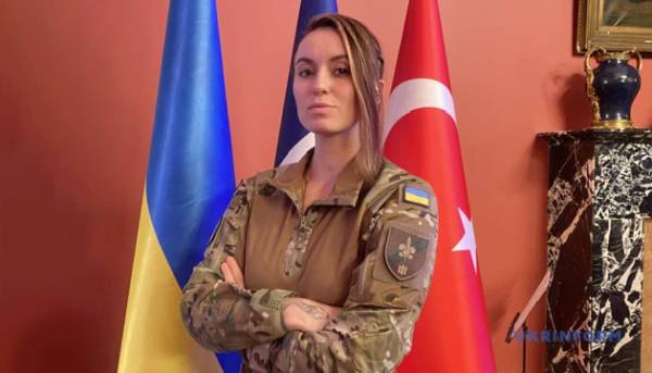 В Україні зароджується звичай воєнної літератури – поетеса та воячка