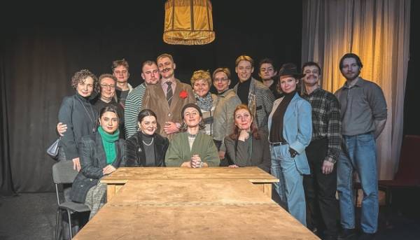 Луганський театр, тричі переміщений, вражає київську публіку.