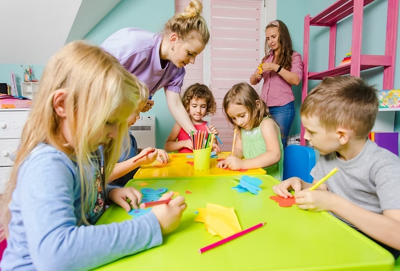 Приватний дитсадок Tiny Hugs: сучасна освіта та догляд у центрі Києва