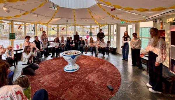 В музеї Астрід Ліндгрен у Швеції відкрили українськомовну інсталяцію за мотивами її…