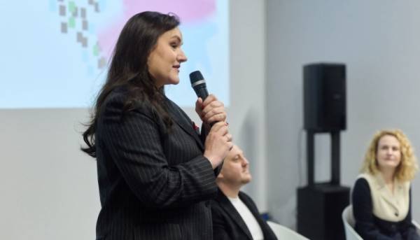 Бережна представила проєкт «Тисячовесна» кінодіячам.