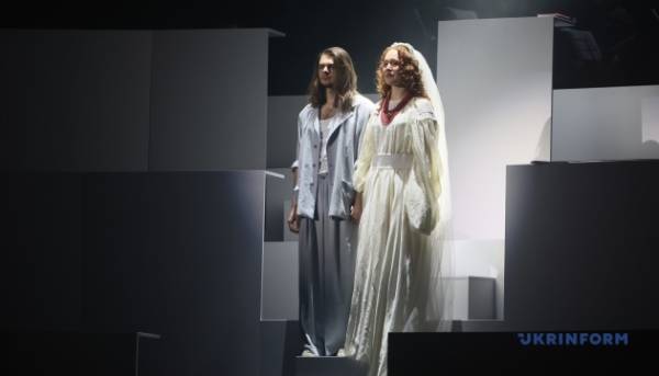 Маруся Чурай: любов, твори та боротьба з недругами від заходу сонця до світанку