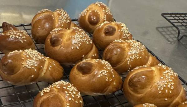 Чуєте чи ні, віддайте зозулі кукурудзу й яйце!