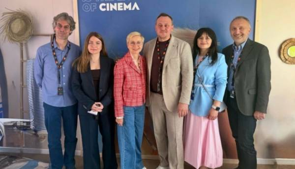 Український стенд відкрито на кіноринку Каннського фестивалю