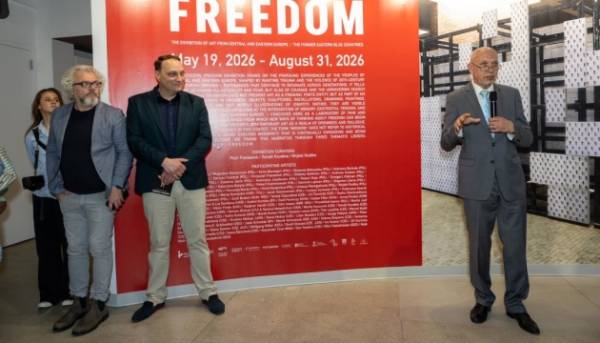 В українській столиці відкрилася міжнародна виставка Modern Freedom, де представлені роботи українських митців.