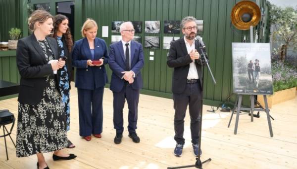 Небесні погляди: у Каннах відкрилася виставка, присвячена фотографам, які документували російсько-українську війну