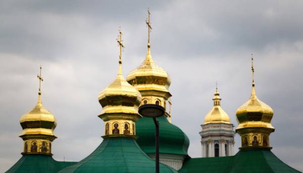Єпископ Авраамій: Святі мощі Лаври вдалося врятувати завдяки швидкій евакуації